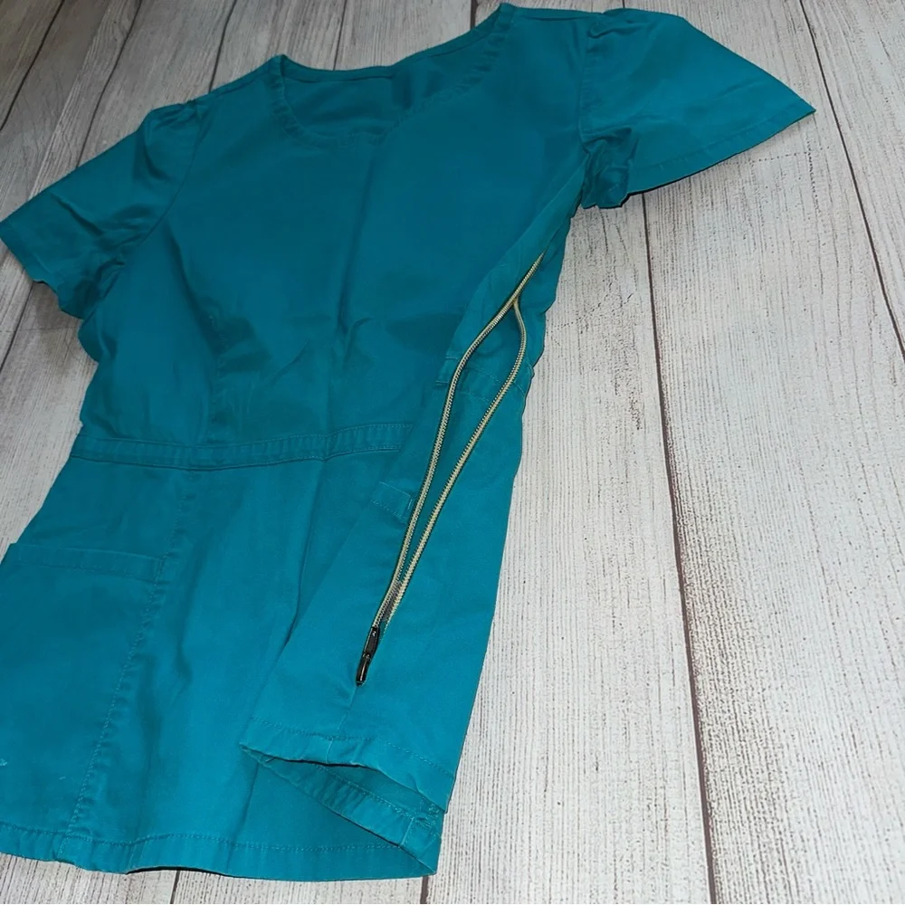 Jaanuu Turquoise Scrub Set - Picture 6 of 16